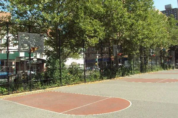 Peter's Field Court