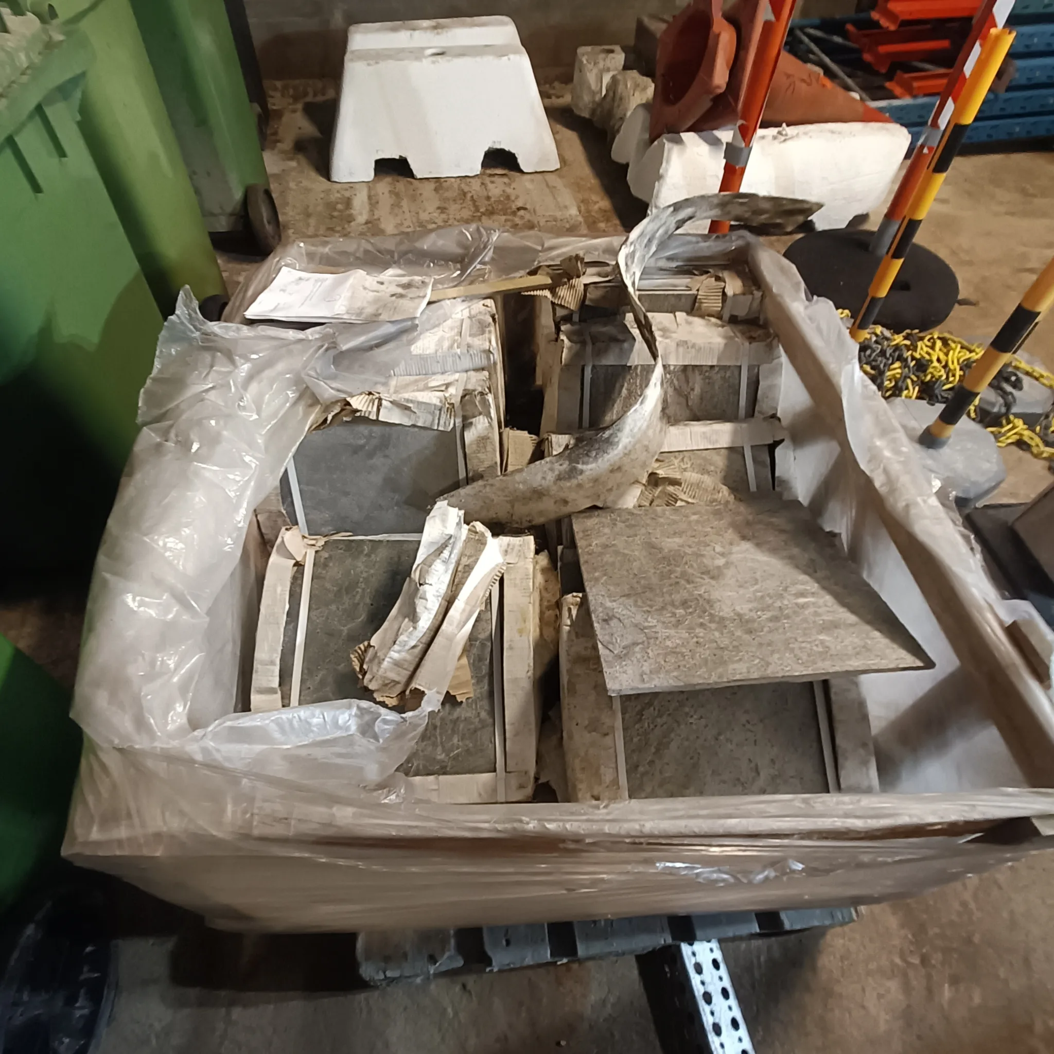 ca 20kvm skiffer, 40x40plattor