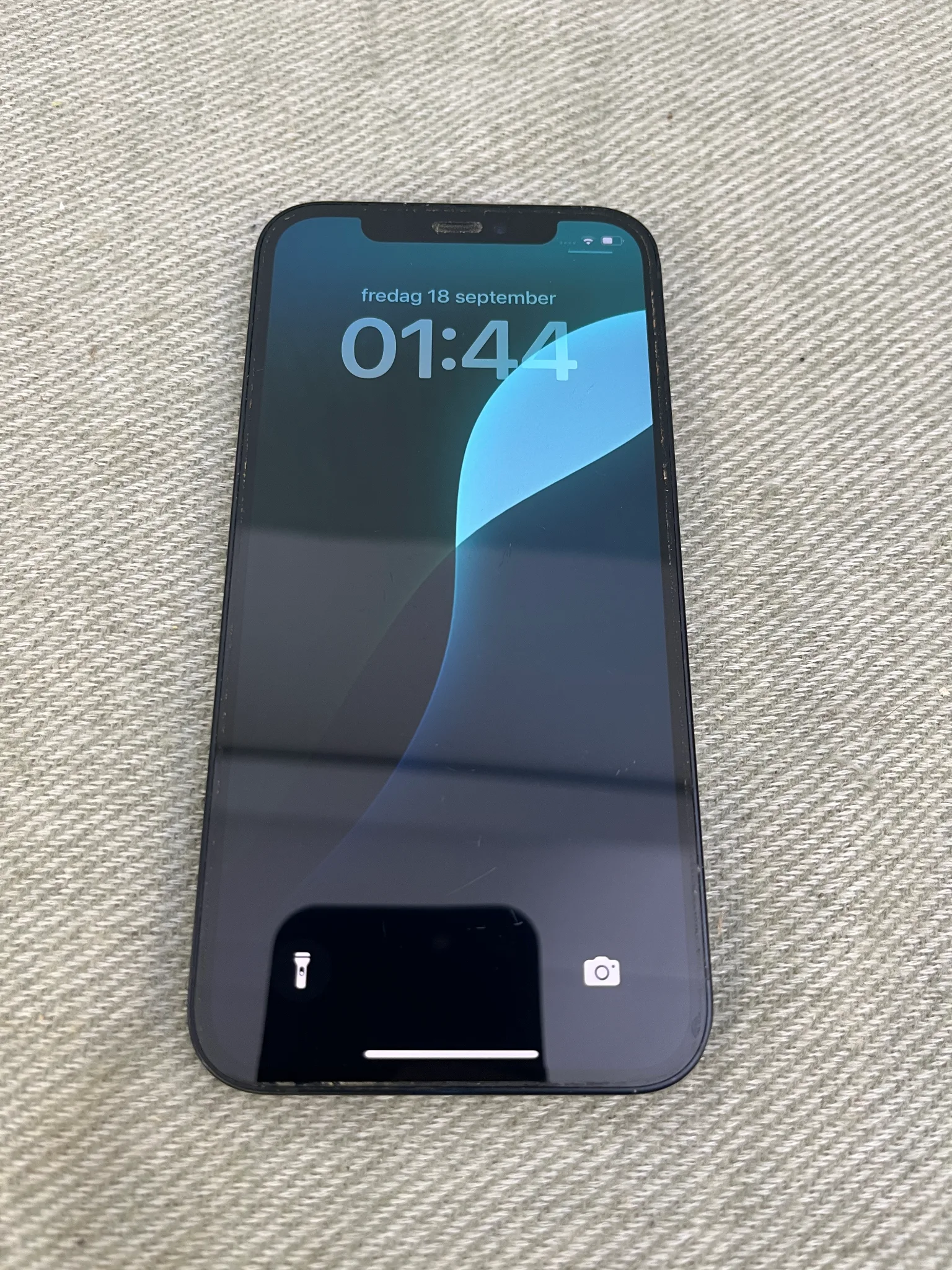 iPhone 12, 128GB på auktion i Lomma hos Auctiona