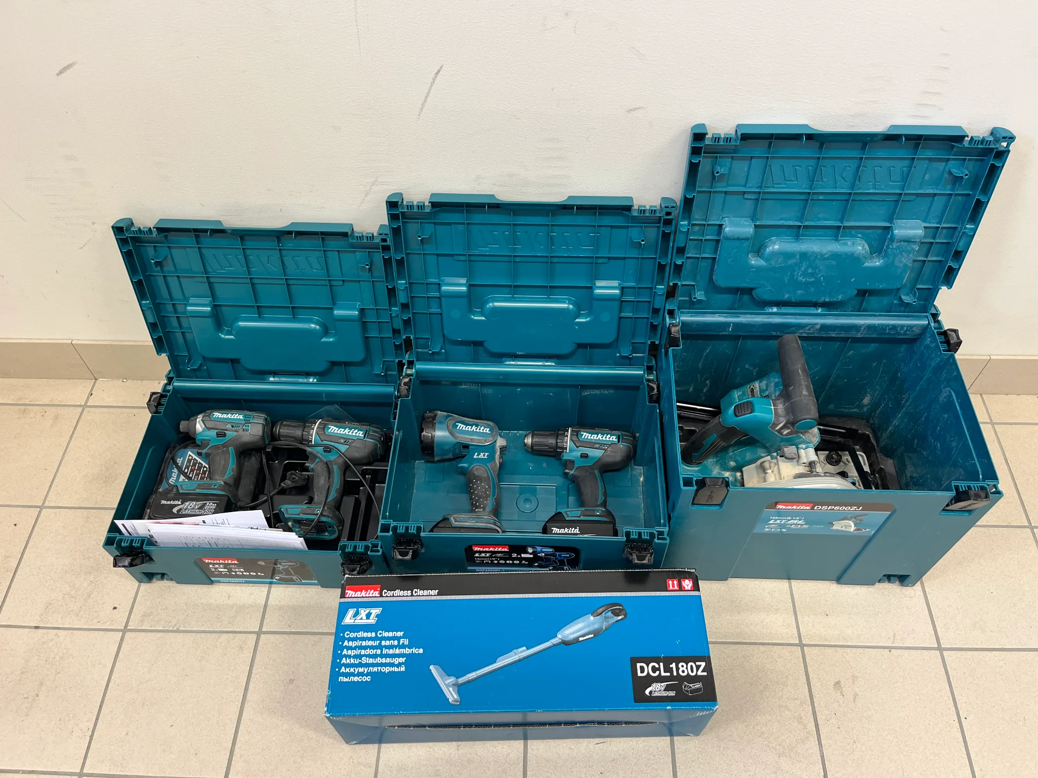 Verktygspaket - Makita på auktion i Lomma hos Auctiona
