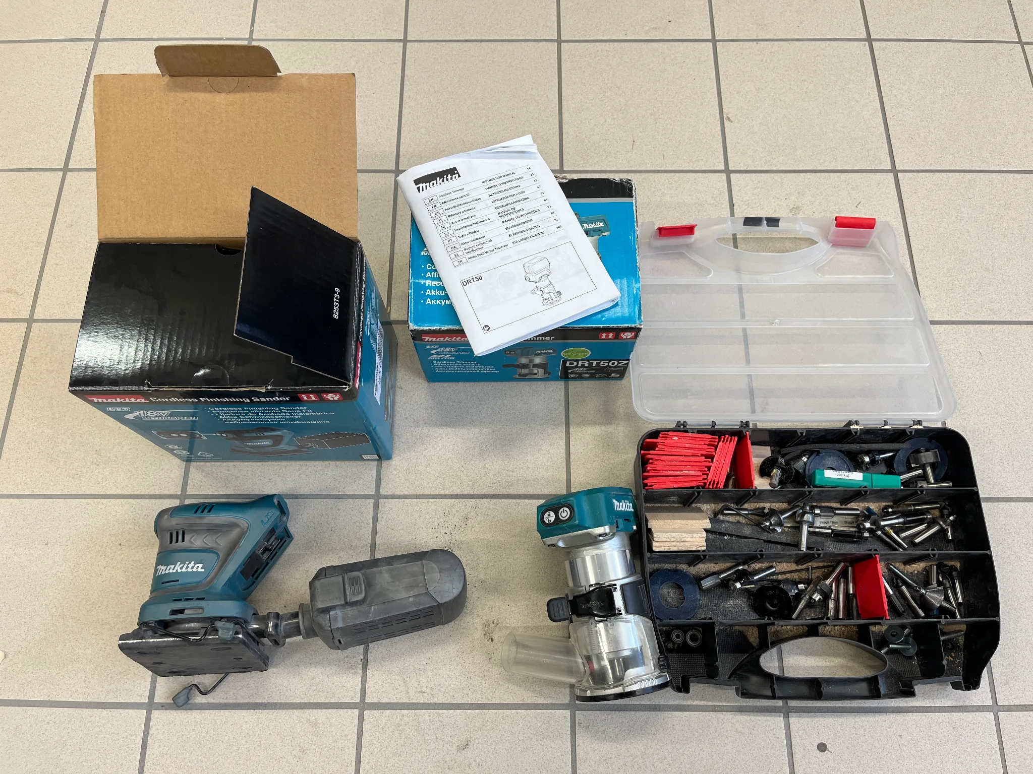 Makita - Multifräs, pulsmaskin, låda med fräsar på auktion i Lomma hos Auctiona