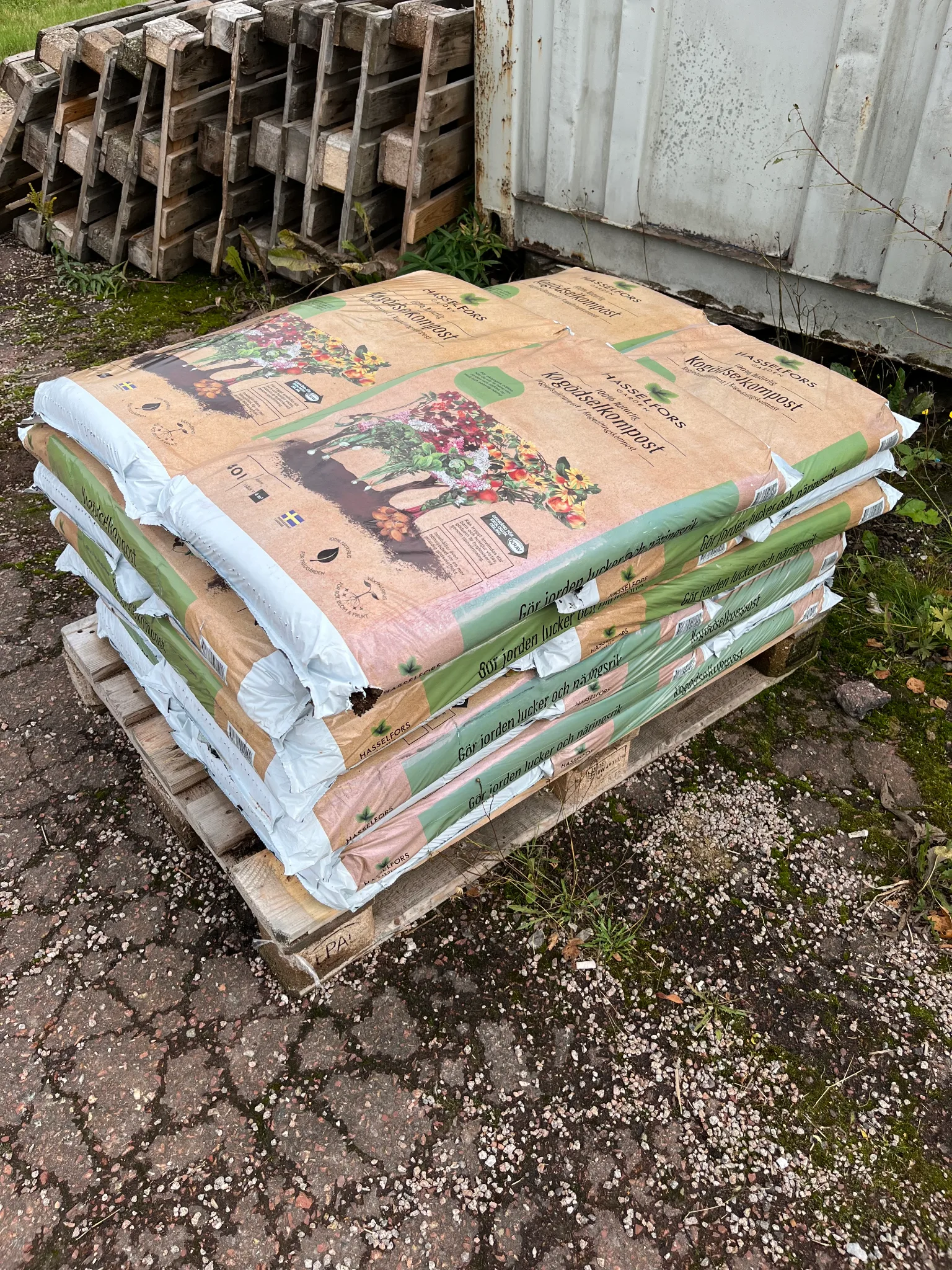 Kogödselkompost på auktion i Boda Kyrkby hos Auctiona