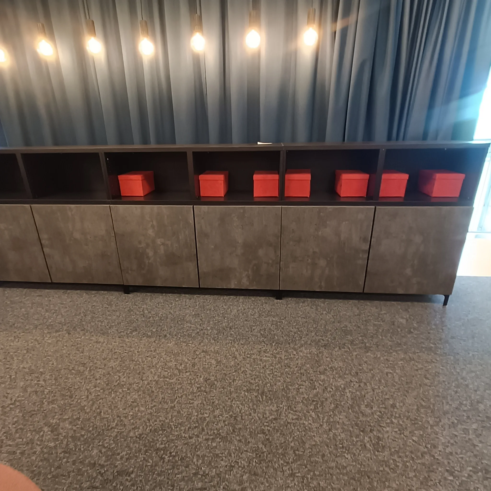 2st Ikea Bestå skåp ca120x40x112cm