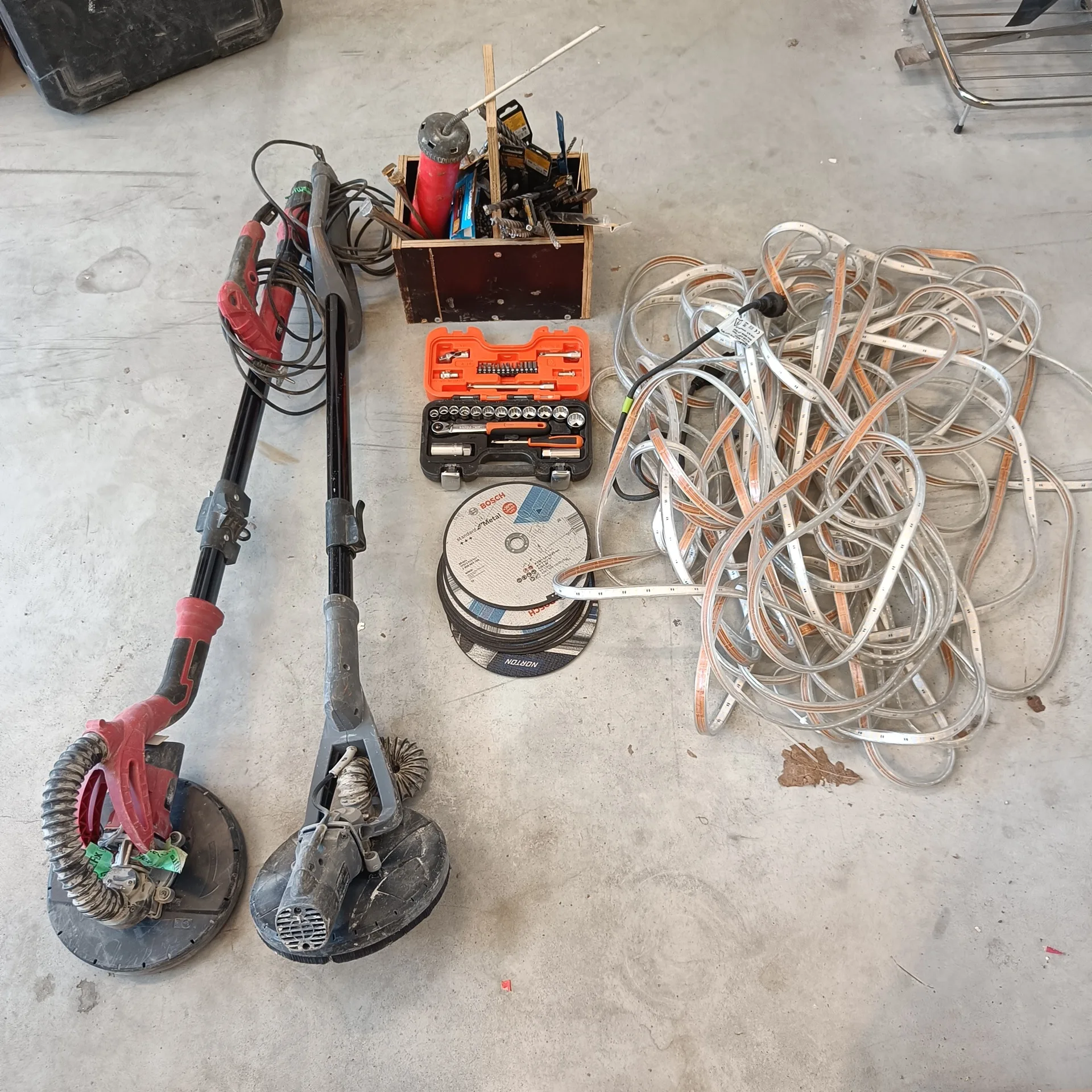 Ledslinga, hylsnyckelsats, slipar och borr mm