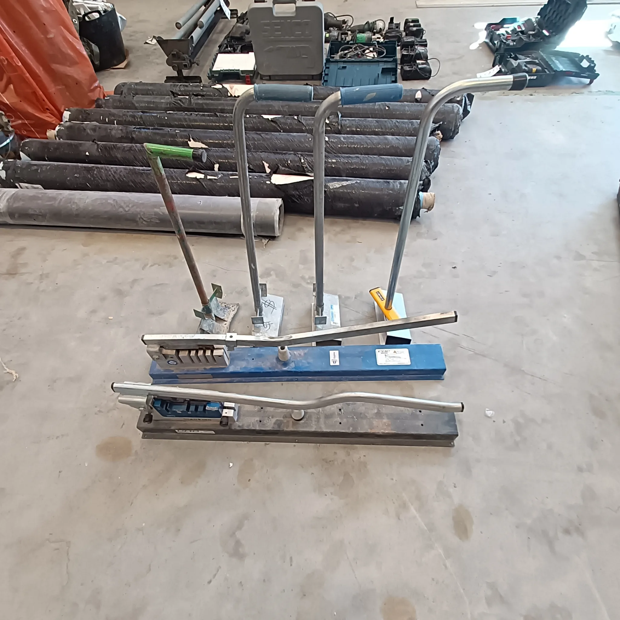 2st profilsaxar/regelsaxar samt skivhållare