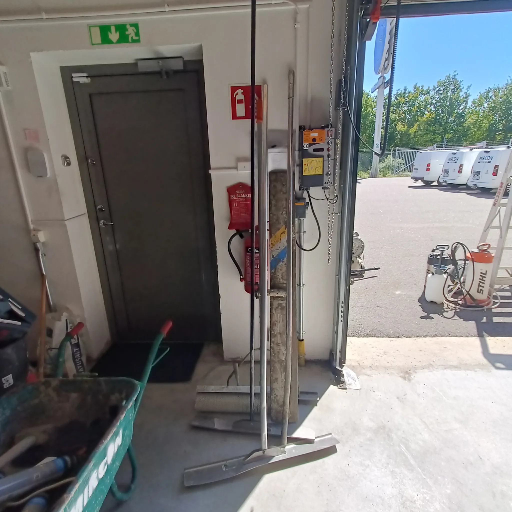 Sloda, glättningsjärn och raka