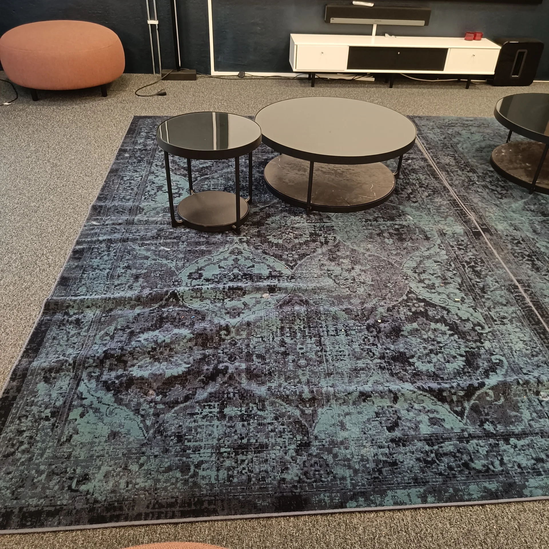 Matta och soffbord från Ikea