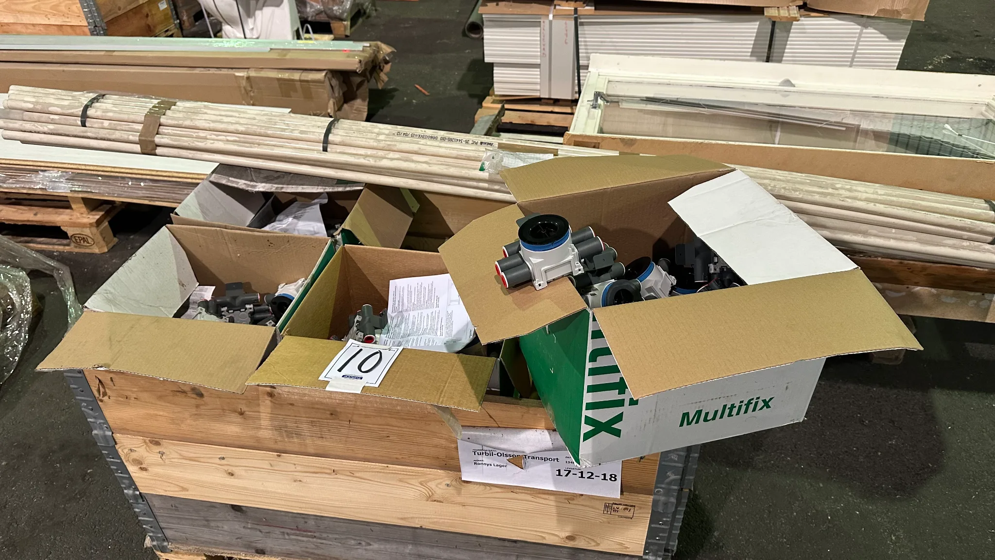 Kopplingsdosor, apparatdosor och diverse på auktion i Vetlanda hos Auctiona
