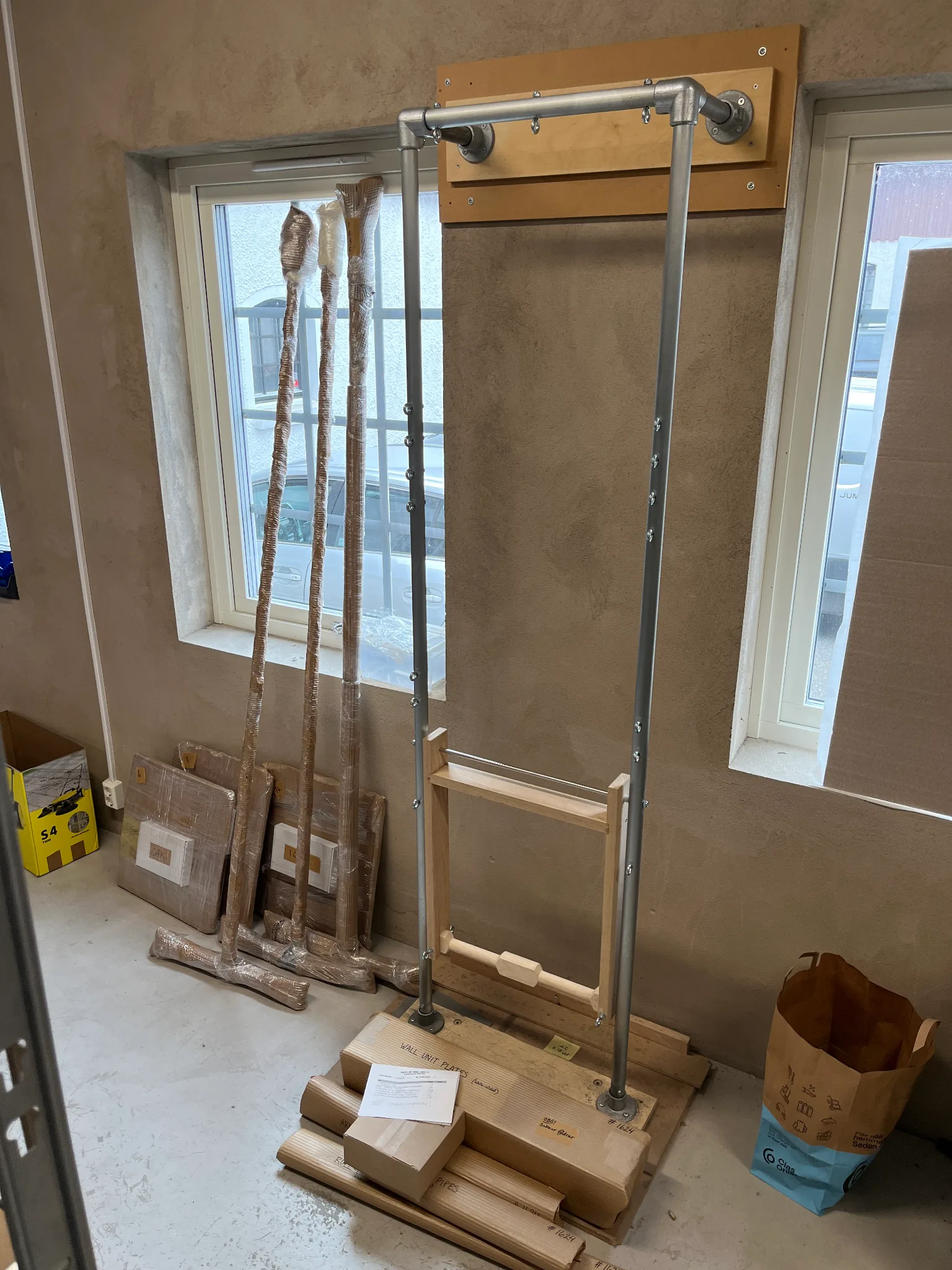 Pilatesmaskin Wall Units och diverse delar på auktion i Furulund hos Auctiona