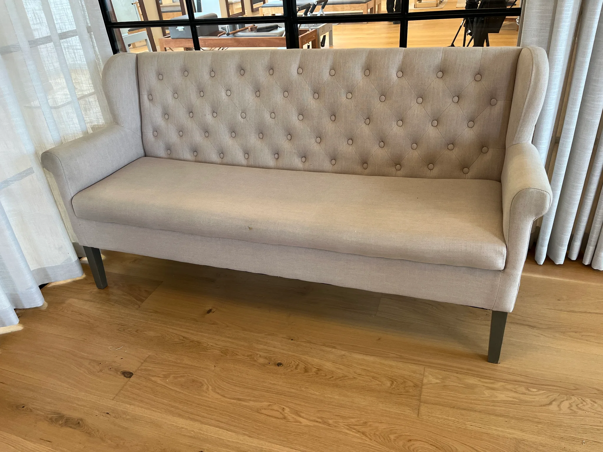 Soffa ca 180cm bred på auktion i Furulund hos Auctiona