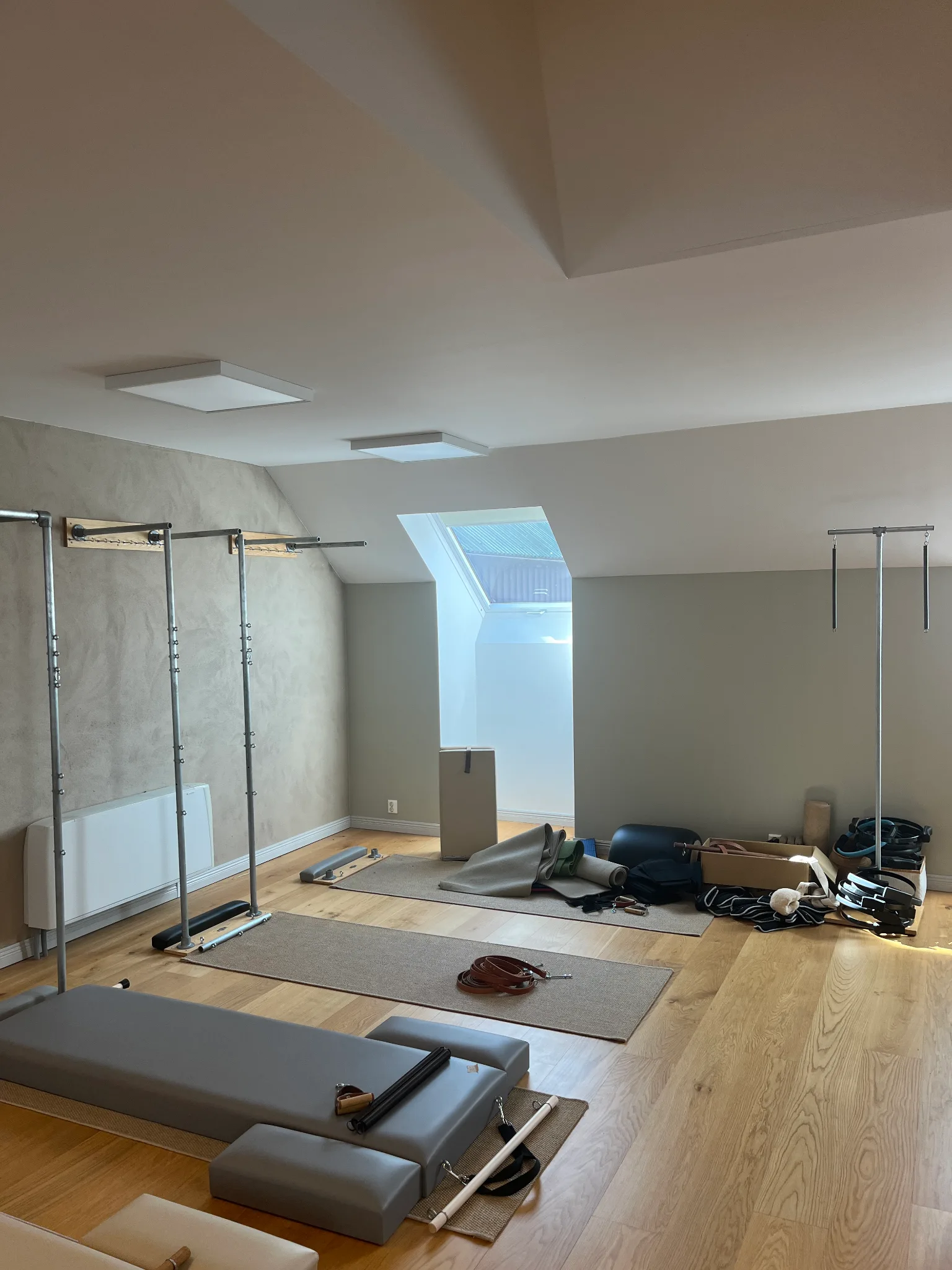 1st Wallunit + Highmat samt reservdels"maskiner" och tillbehör på auktion i Furulund hos Auctiona