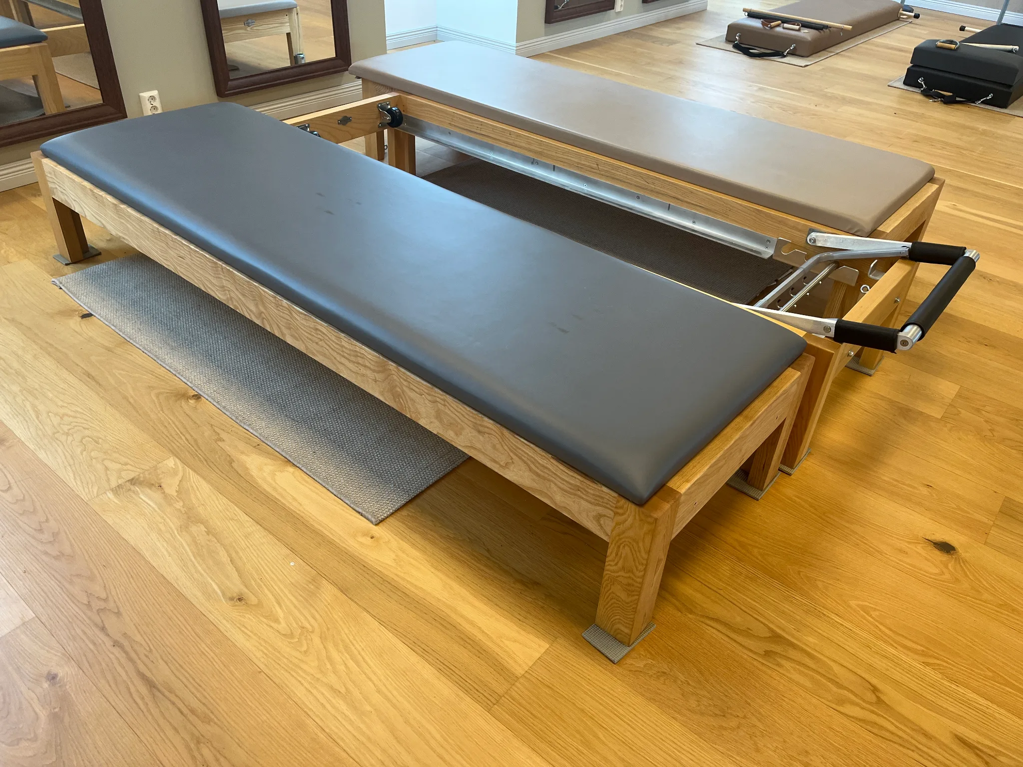 3st pilatesmaskiner, (stommar) på auktion i Furulund hos Auctiona