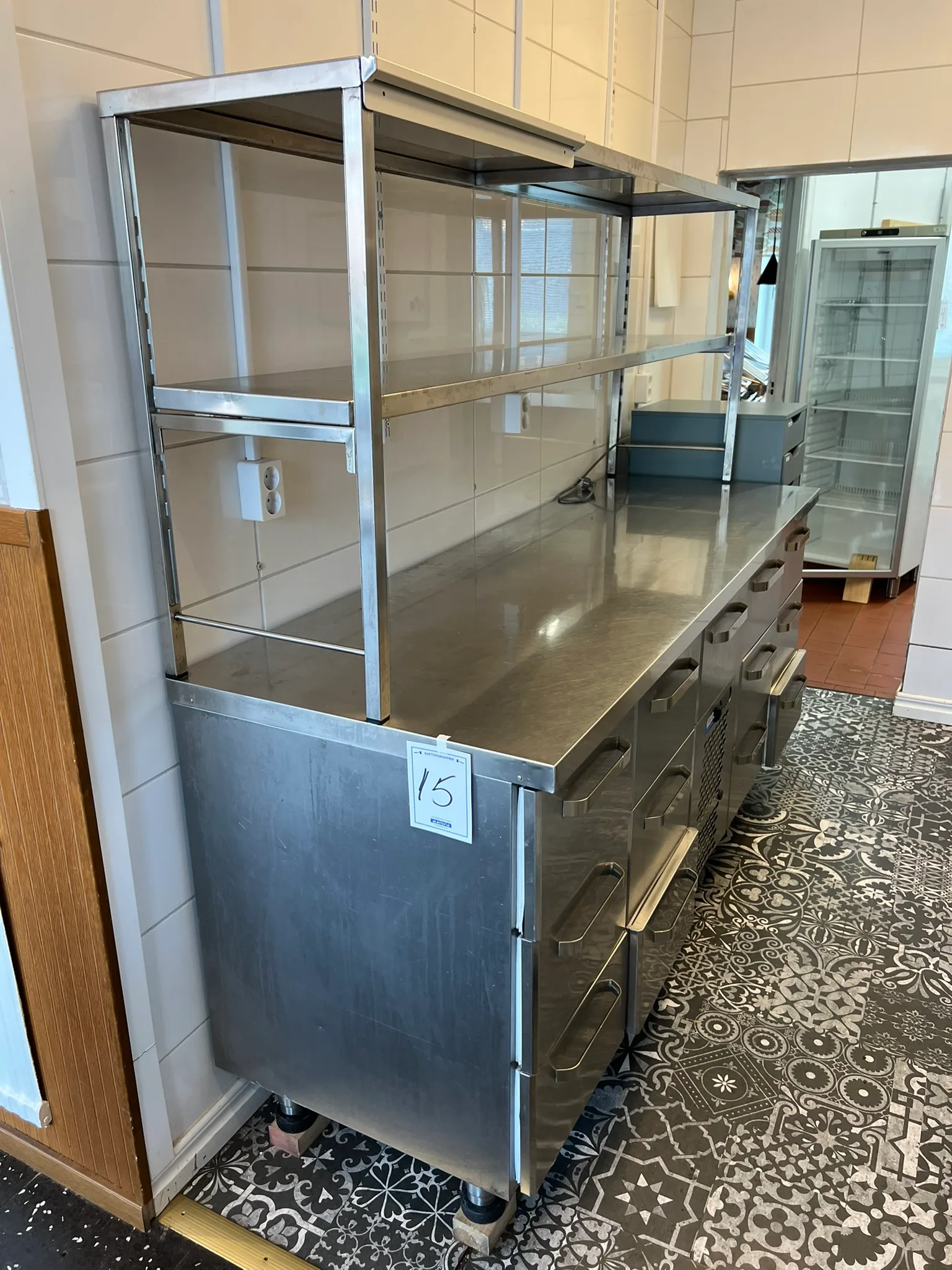 Rostfri kylbänk på auktion i Skövde hos Auctiona