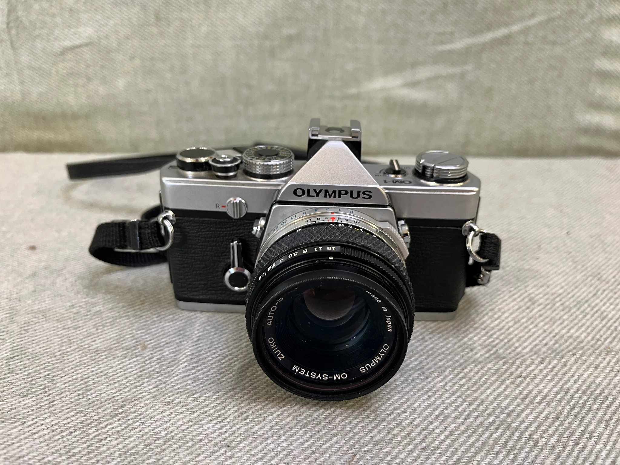 Olympus OM-1 på auktion i Lomma hos Auctiona