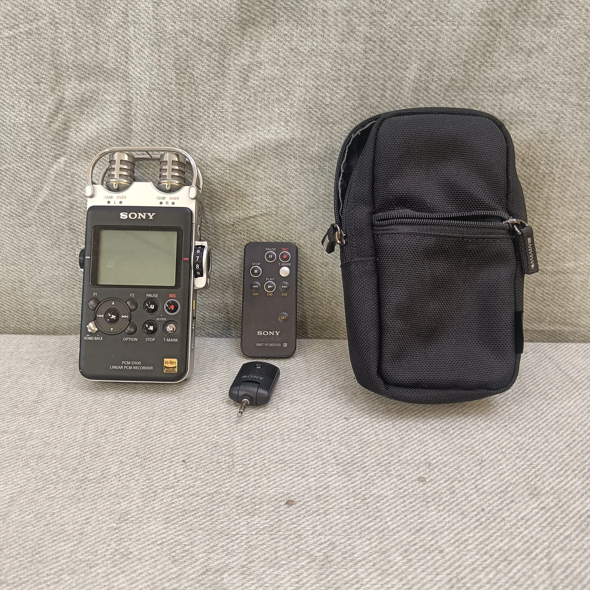 Portabel ljudinspelare - Sony PCM-D100 på auktion i Lomma hos Auctiona
