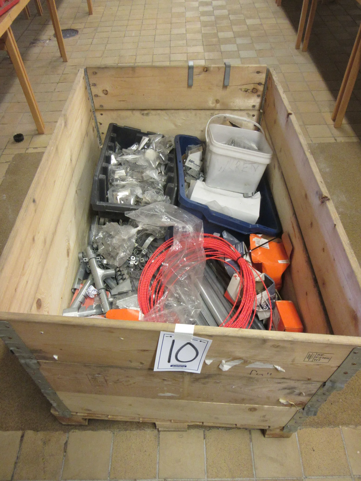 Infästningsmaterial på auktion i Nässjö hos Auctiona