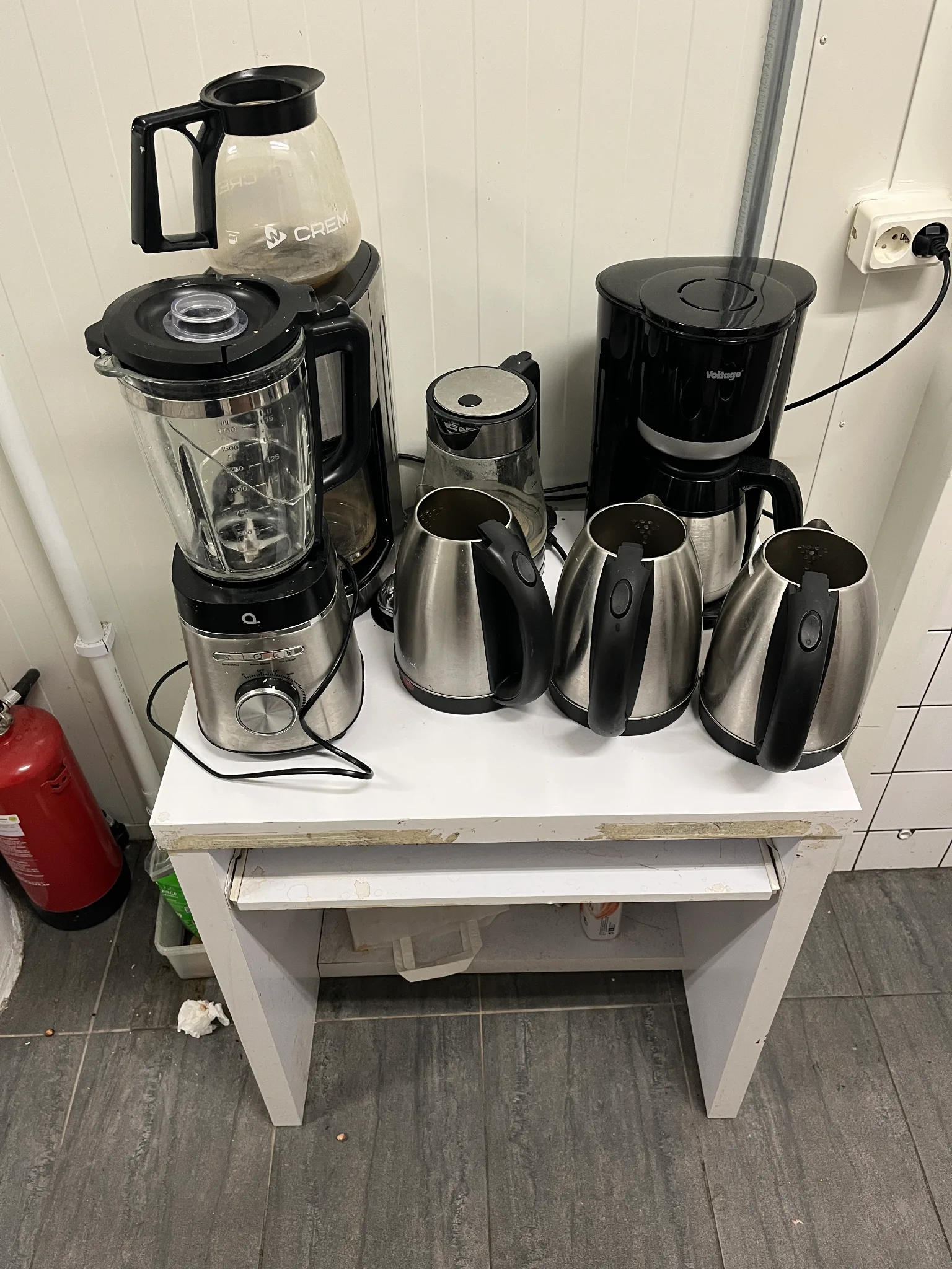 Mixer, kaffebryggare, kaffekärl