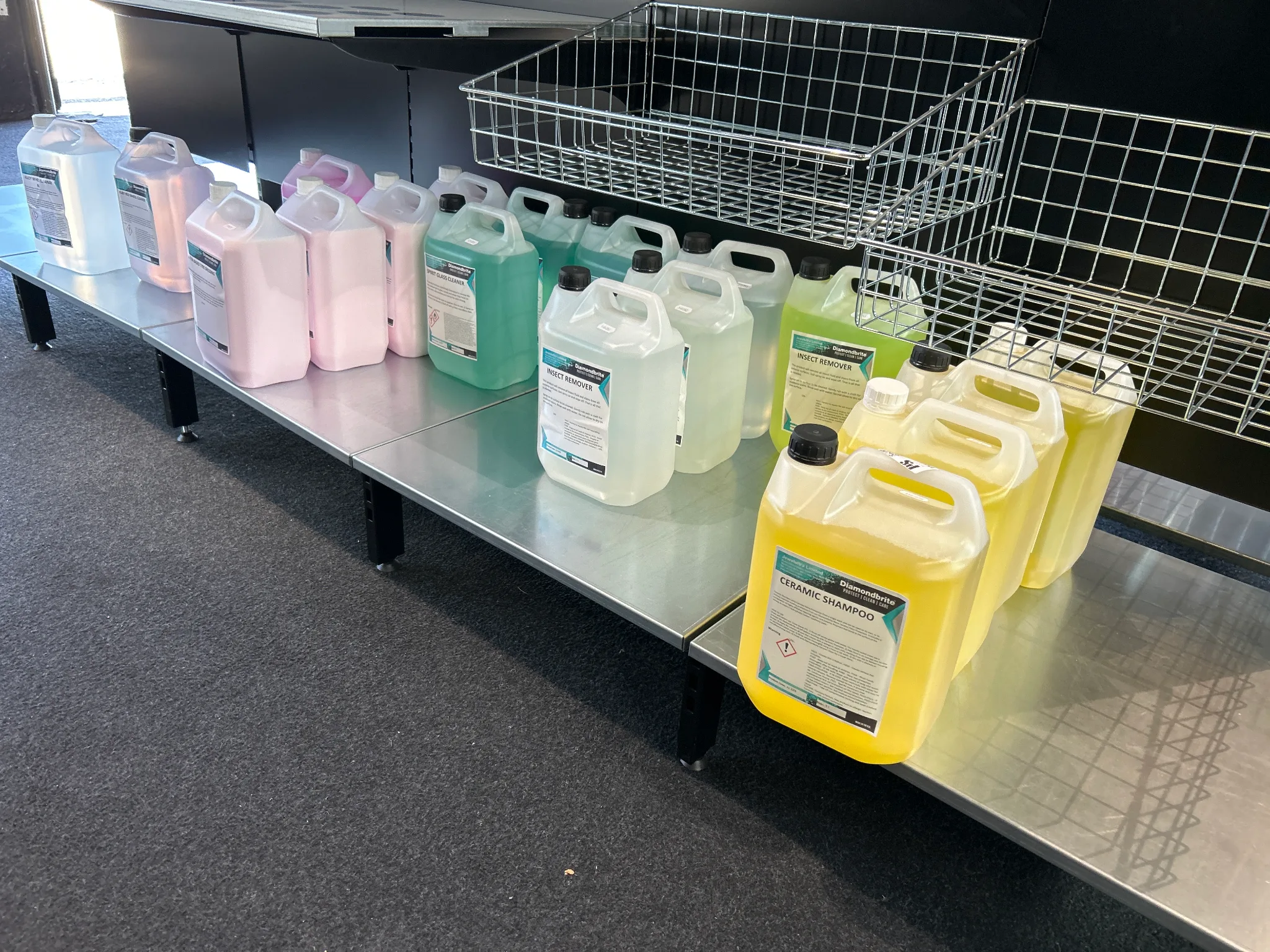 90 liter bilvårdskemikalier