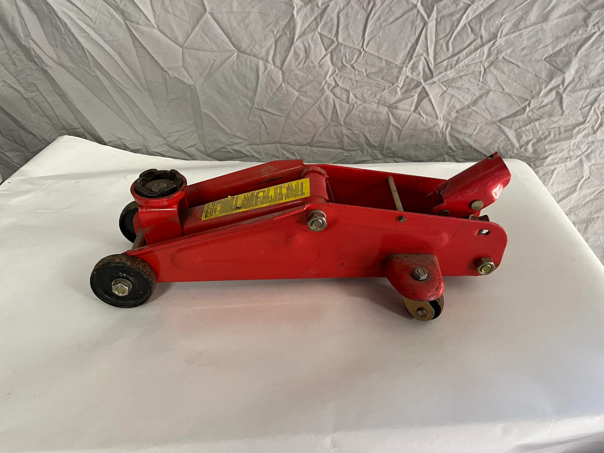 Garagedomkraft på auktion i Fjärdhundra hos Auctiona