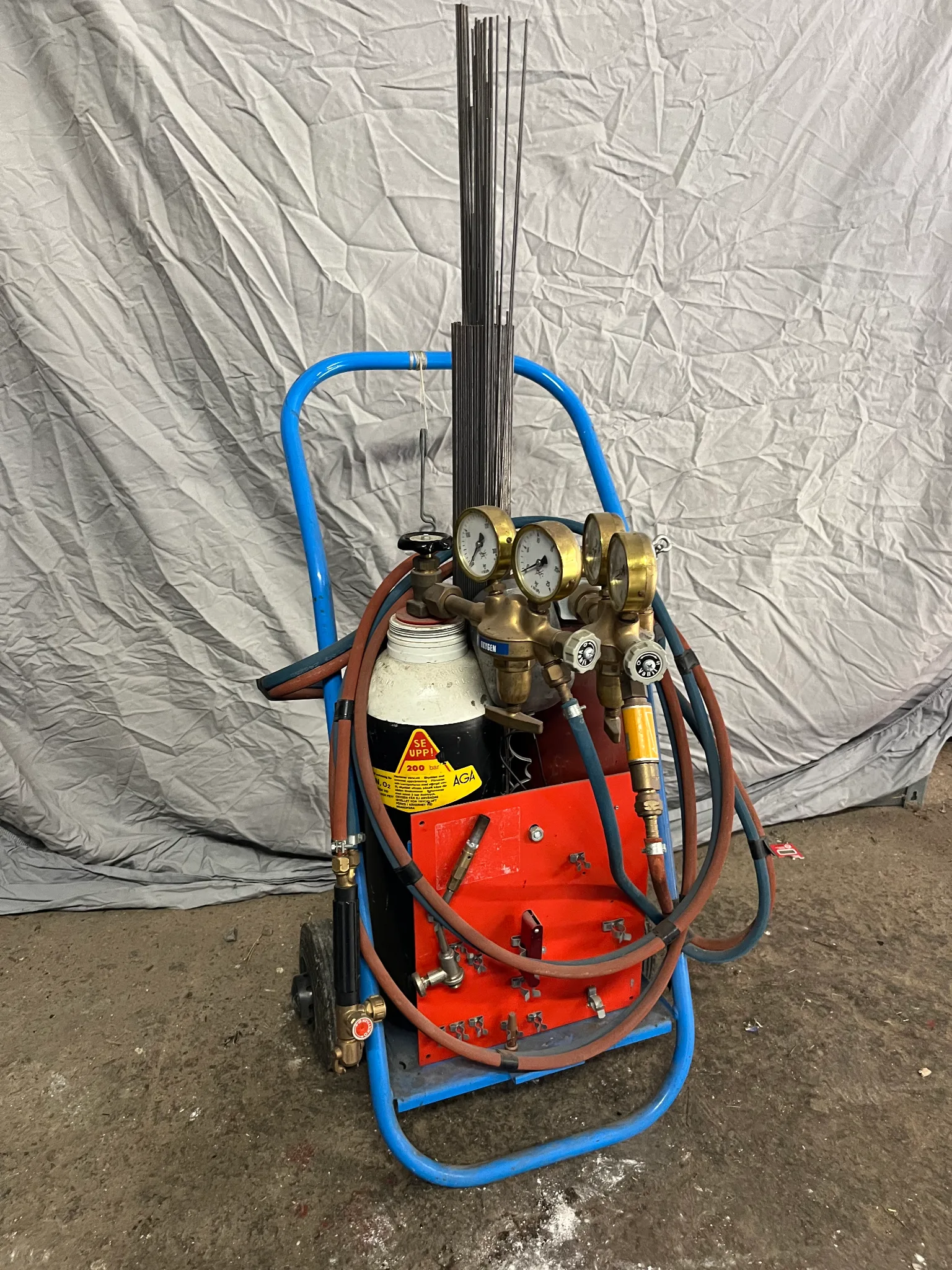Gassvets på kärra på auktion i Fjärdhundra hos Auctiona