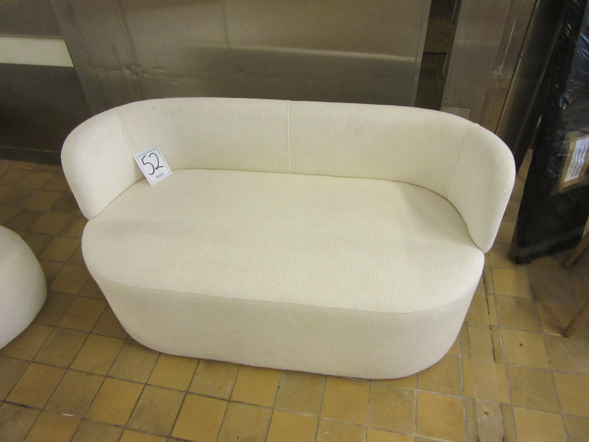 2-sits soffa på auktion i Nässjö hos Auctiona