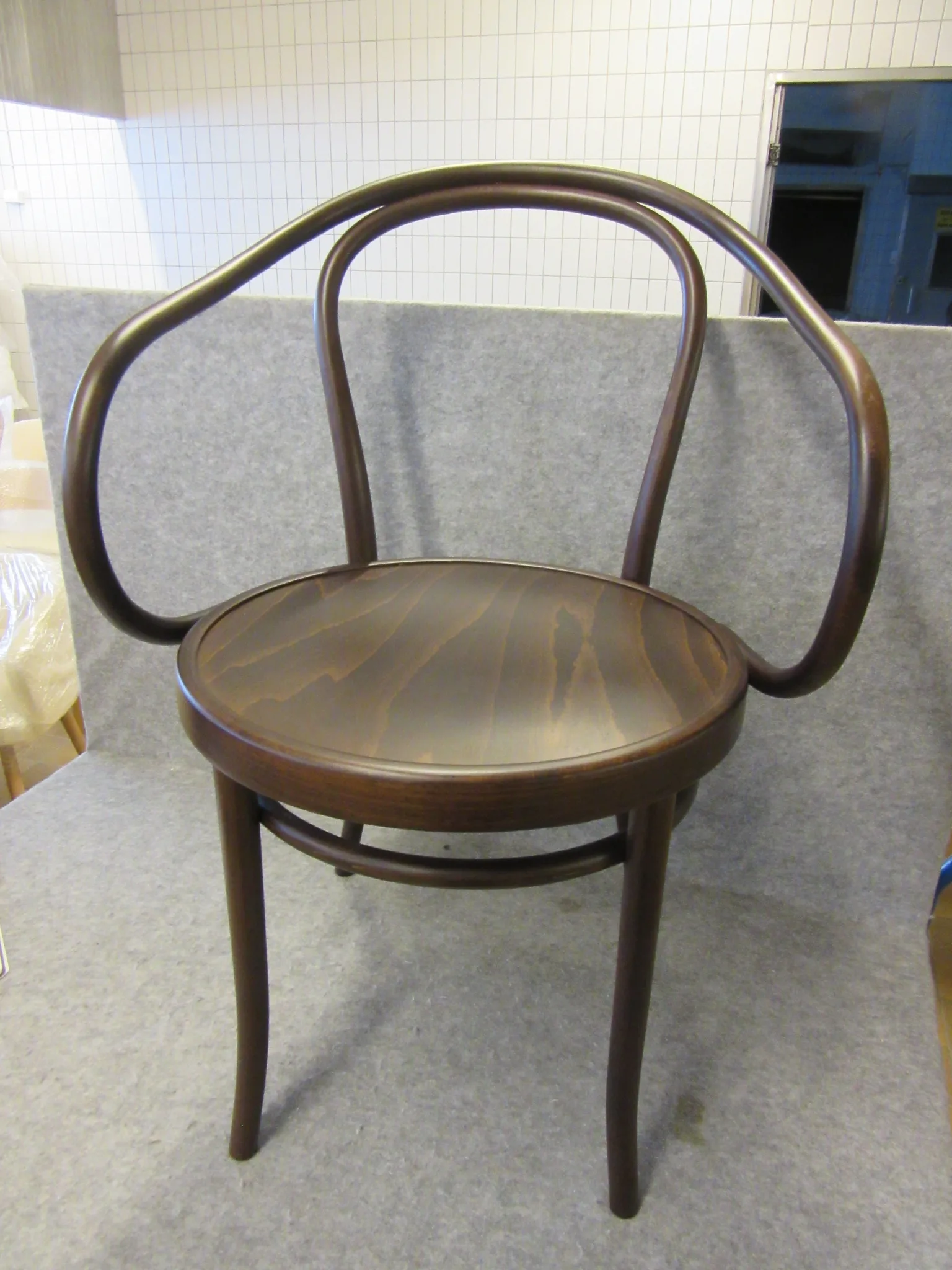 3 st karmstolar Fameg på auktion i Nässjö hos Auctiona