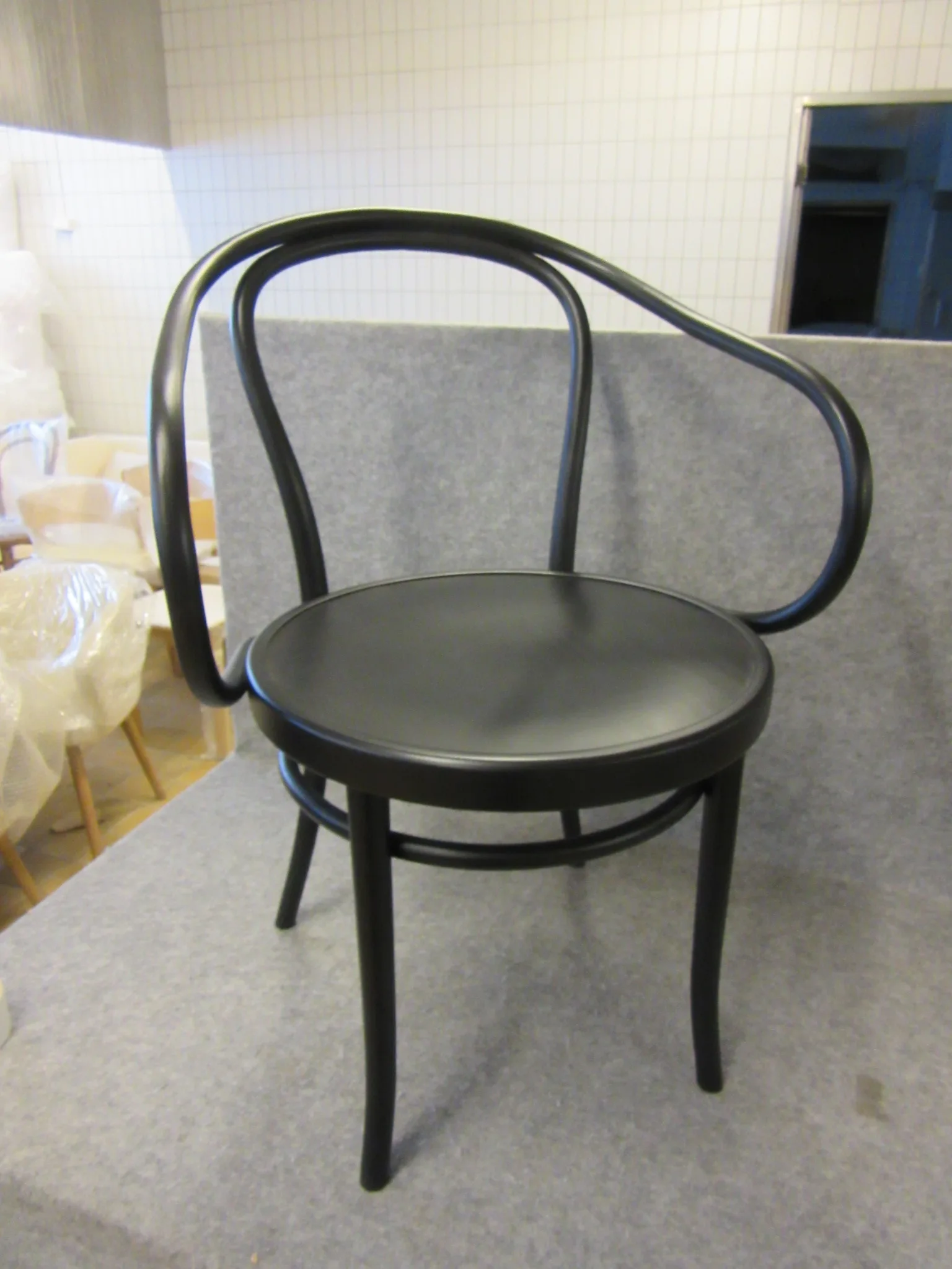 4 st karmstolar Fameg på auktion i Nässjö hos Auctiona