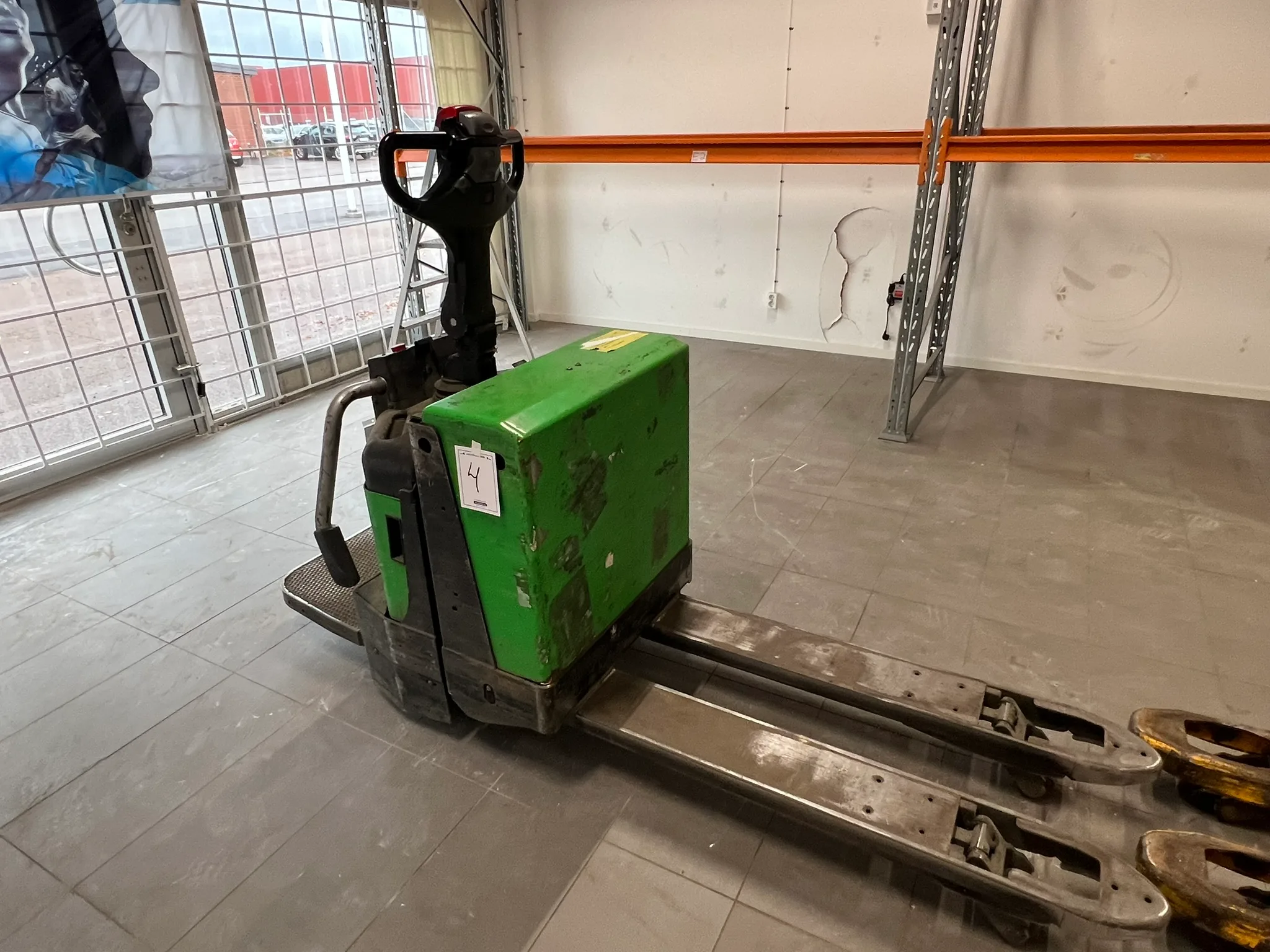 Låglyftande ledtruck Cesab