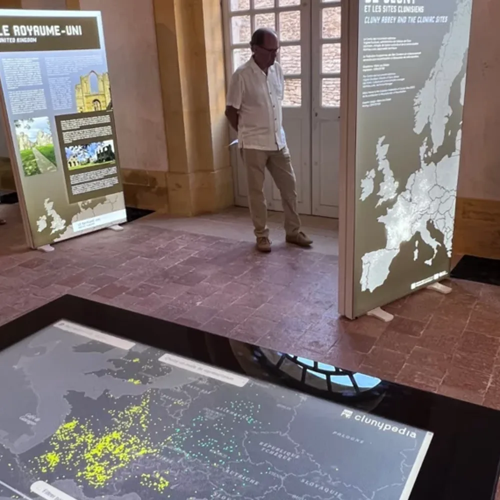 L'Abbaye de Cluny et les sites clunisiens