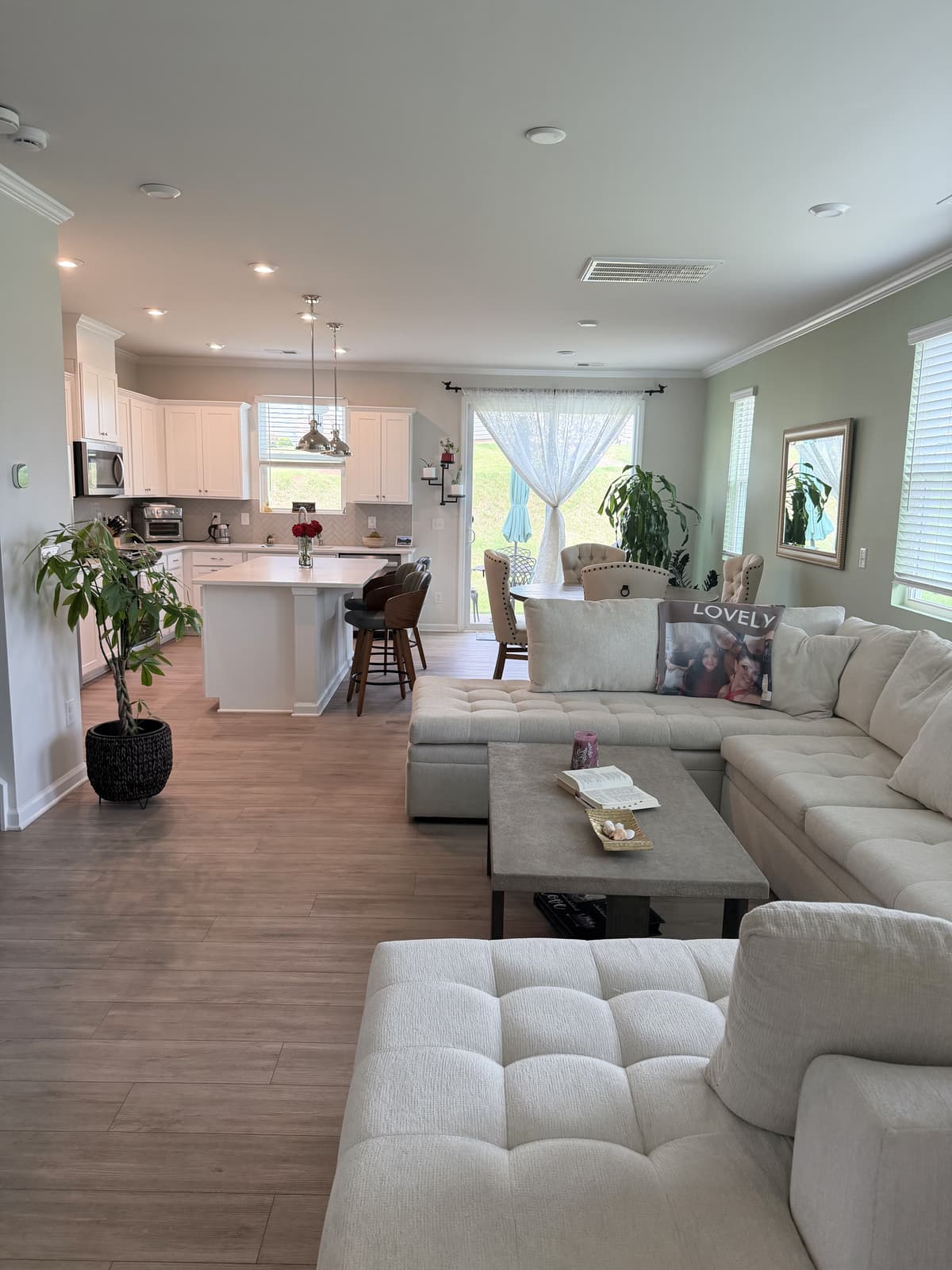 Move-in-Ready Private Room w/ Bath in Charming