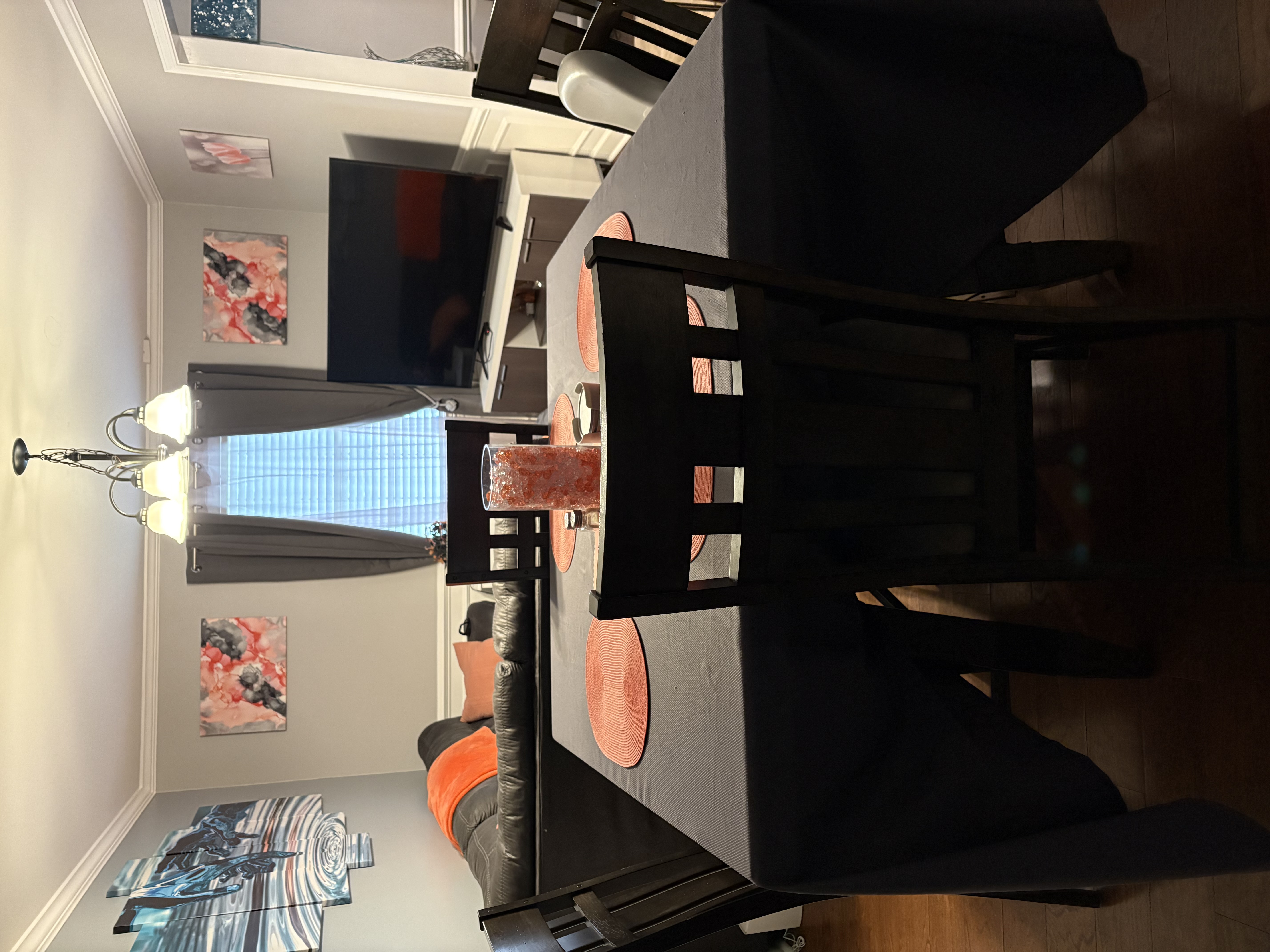 Cozy room for rent near hospital for medical professionals.