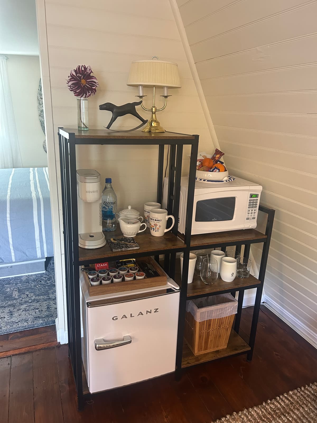 Adorable 1 BDRM Downtown Salem Ma