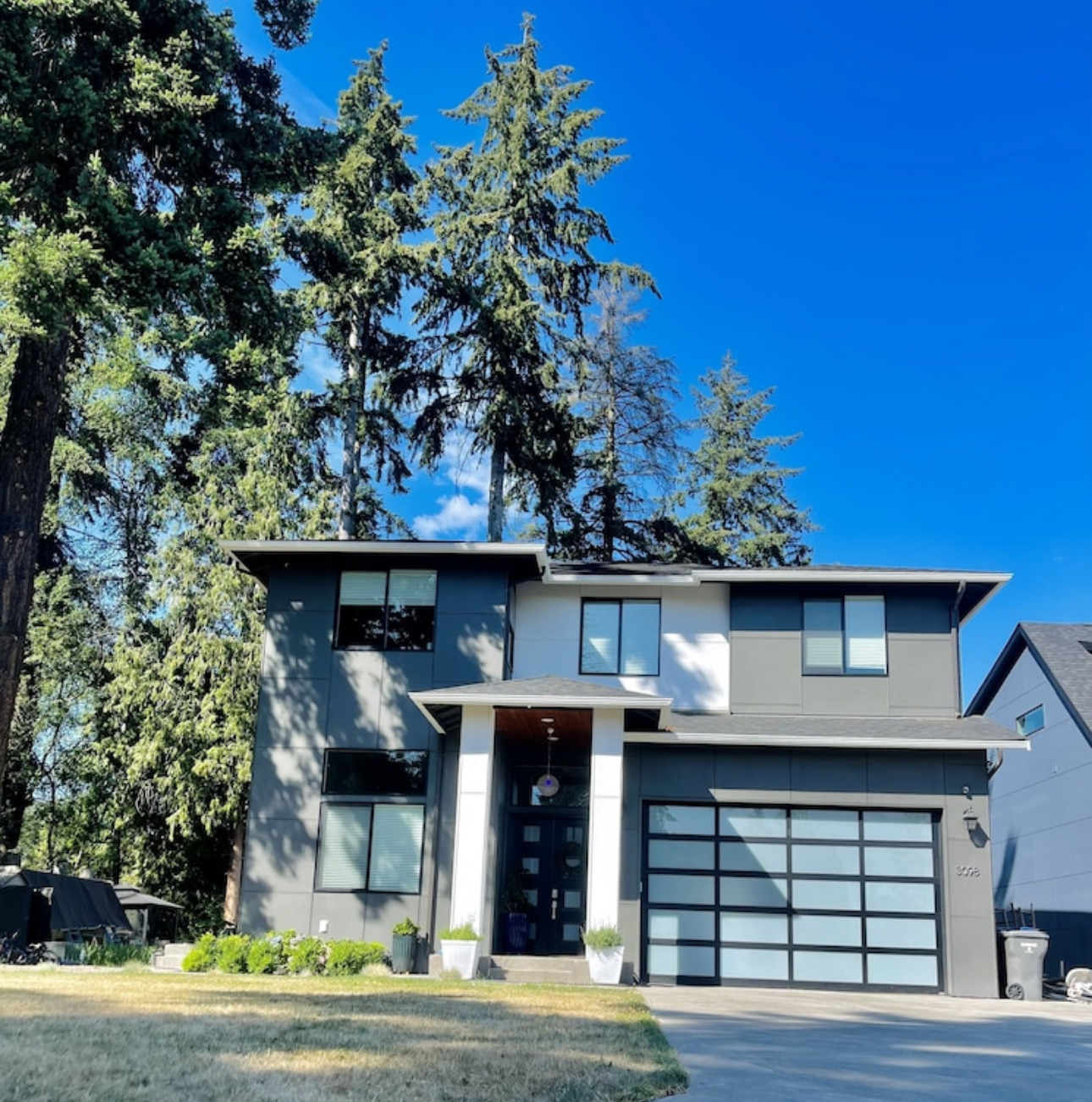 Waterfront Escape Near Seattle. Private Lake Views