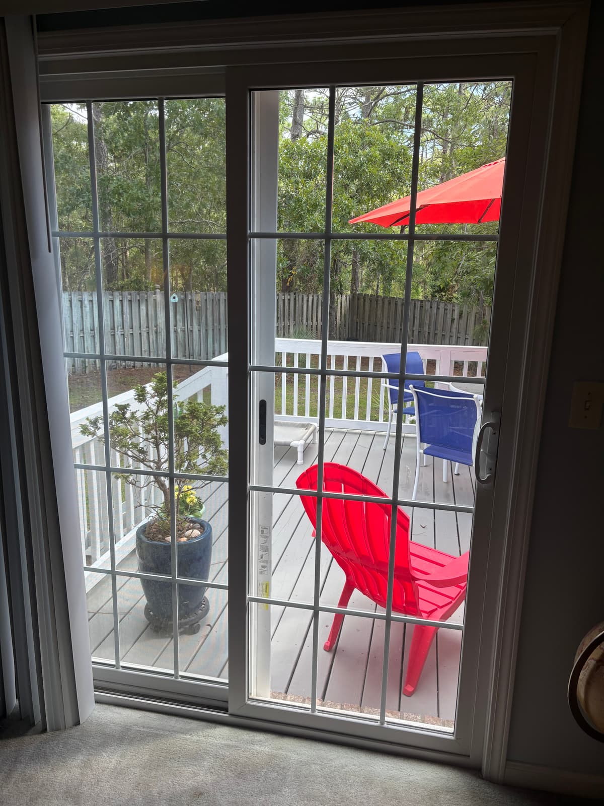 Welcome to a comfortable, fully furnished private room designed for traveling professionals and mid-term renters. Located on a quiet cul-de-sac in a peaceful, senior-oriented community, this home offers a calm, practical environment for guests looking for a longer stay near Wilmington and the coast. With utilities included and a minimum one-month stay, it is an easy and stress-free option for healthcare workers, remote professionals, and anyone needing a well-equipped temporary home Welcome to a comfortable, fully furnished private room designed for traveling professionals and mid-term renters. Located on a quiet cul-de-sac in a peaceful, senior-oriented community, this home offers a calm, practical environment for guests looking for a longer stay near Wilmington and the coast. With utilities included and a minimum one-month stay, it is an easy and stress gree option for healthcare workers, other professionals or oars-professionals and others needing a well equipped temporary home..