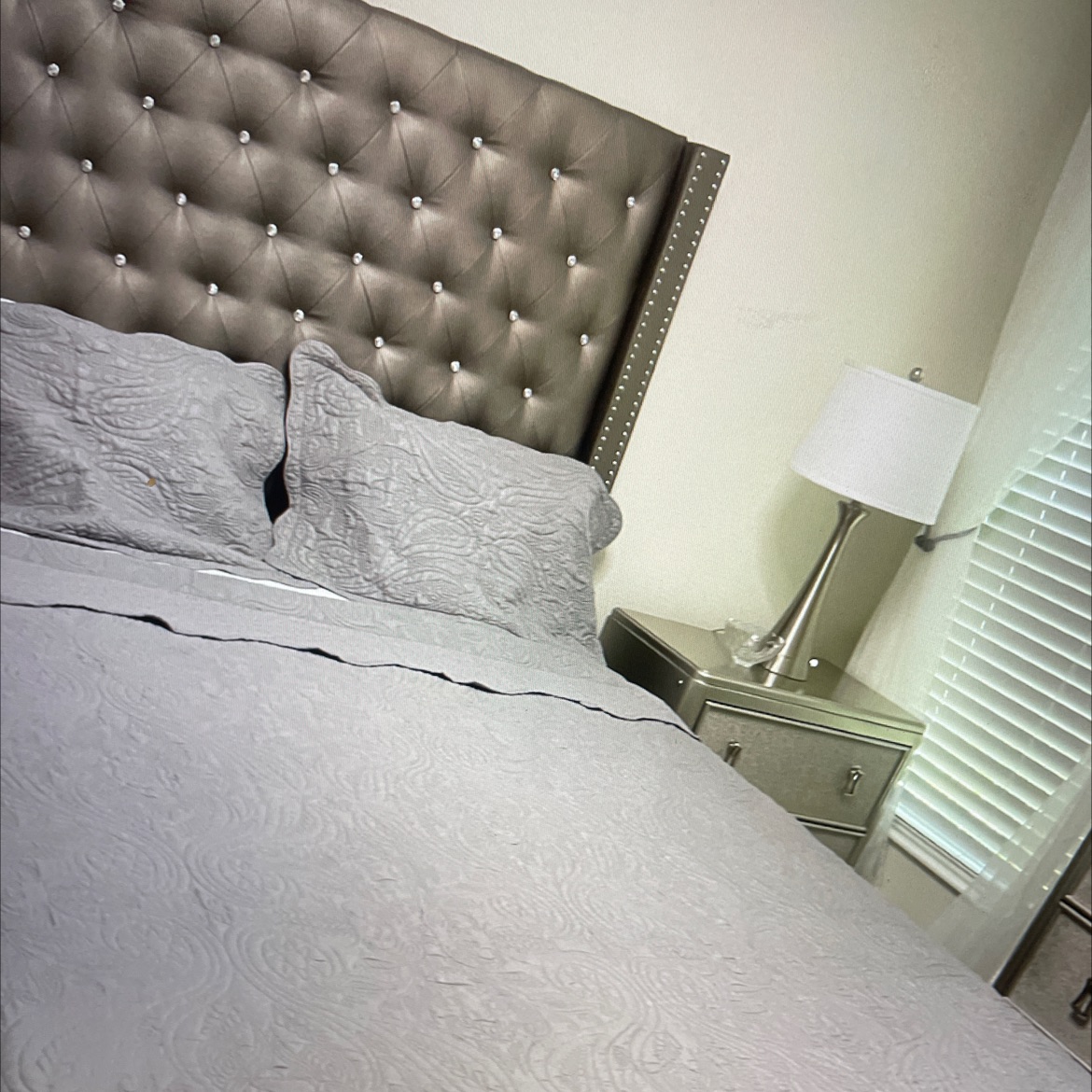 Furnished 2-bed home in Davenport