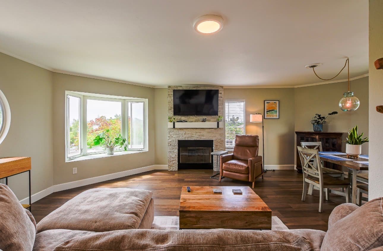Sunny Pacific Beach Condo