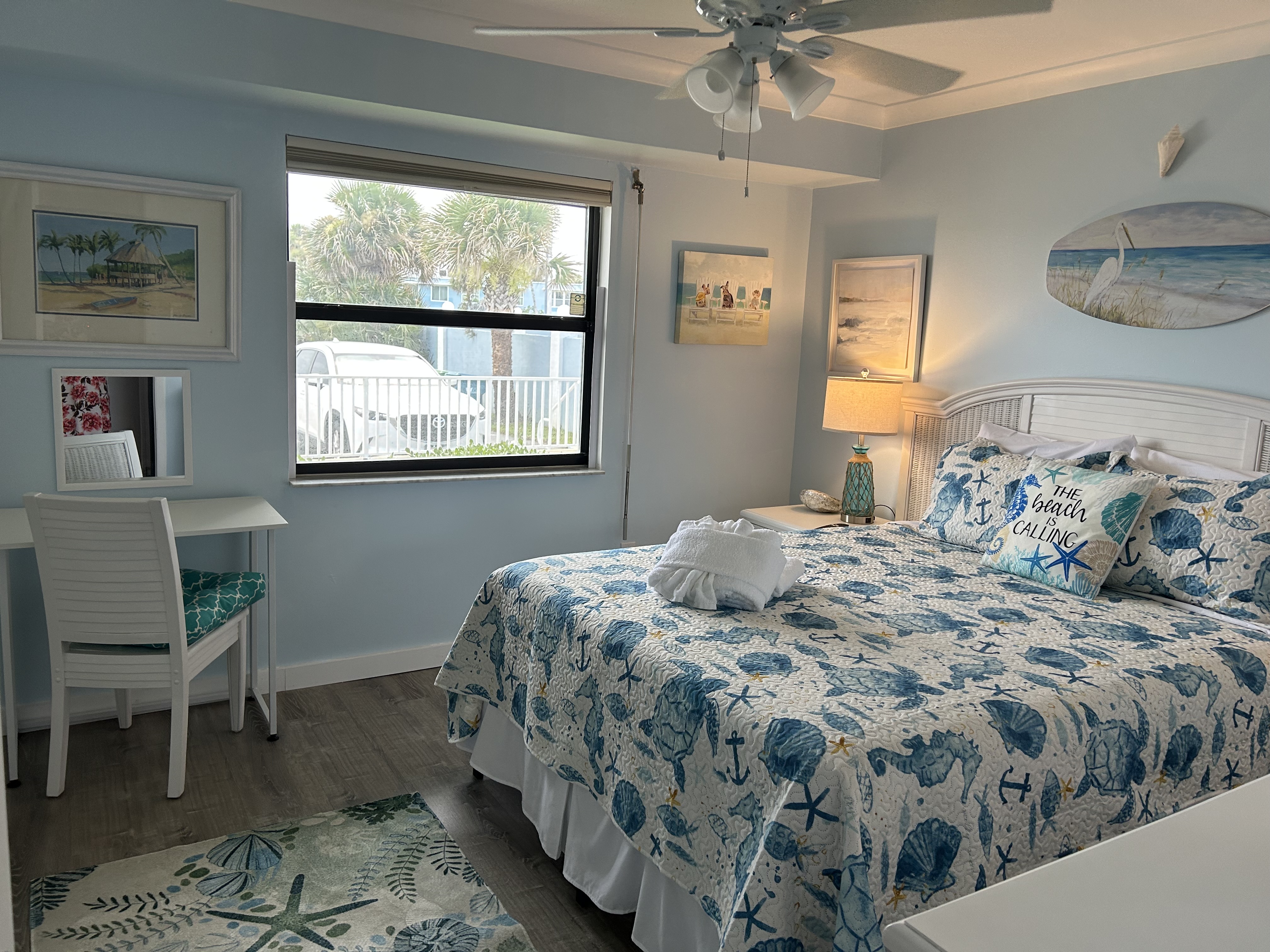 Cozy Beach front condo