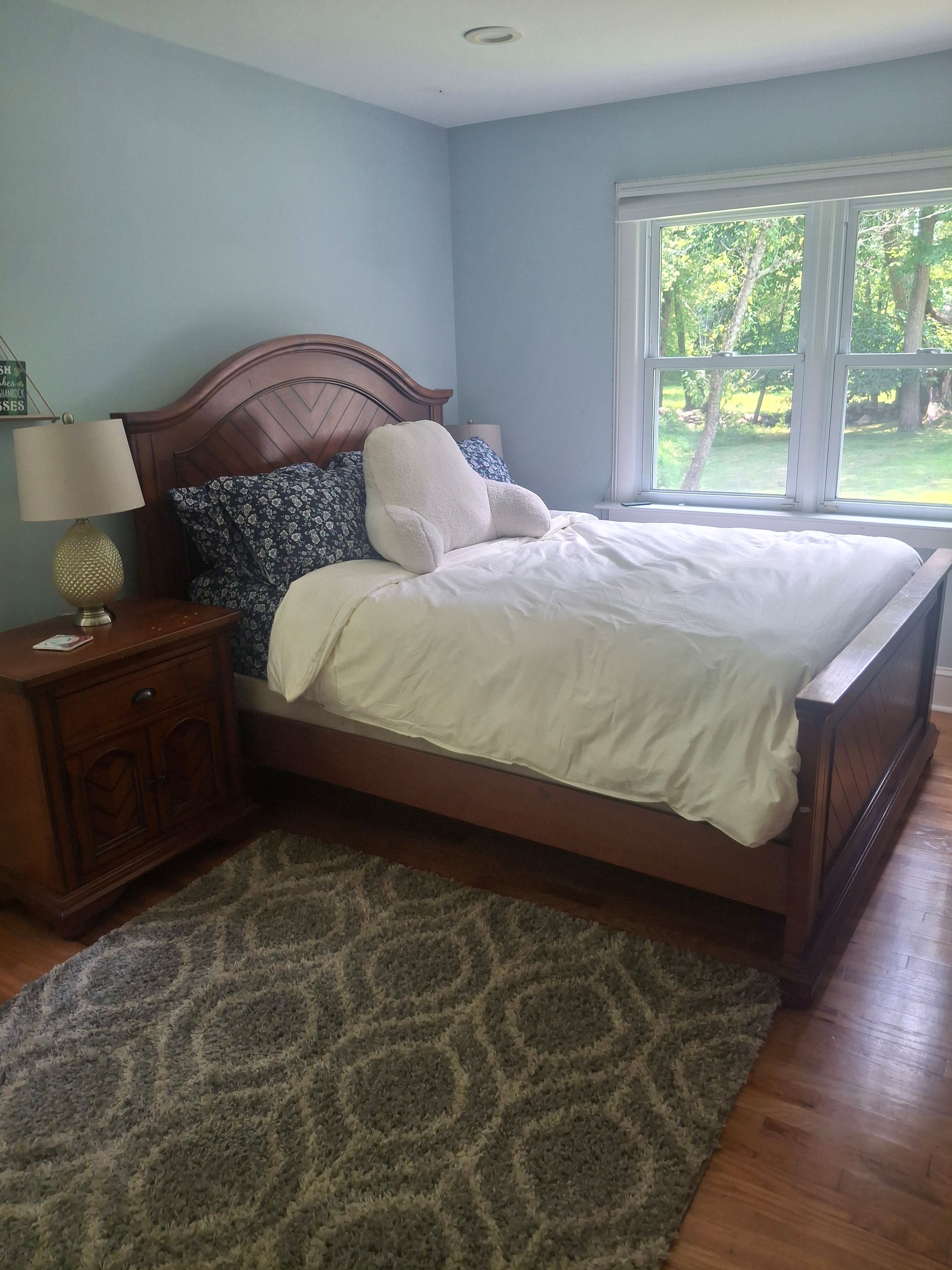 Large private bedroom and bathroom available in our 4br home in Stamford, CT.