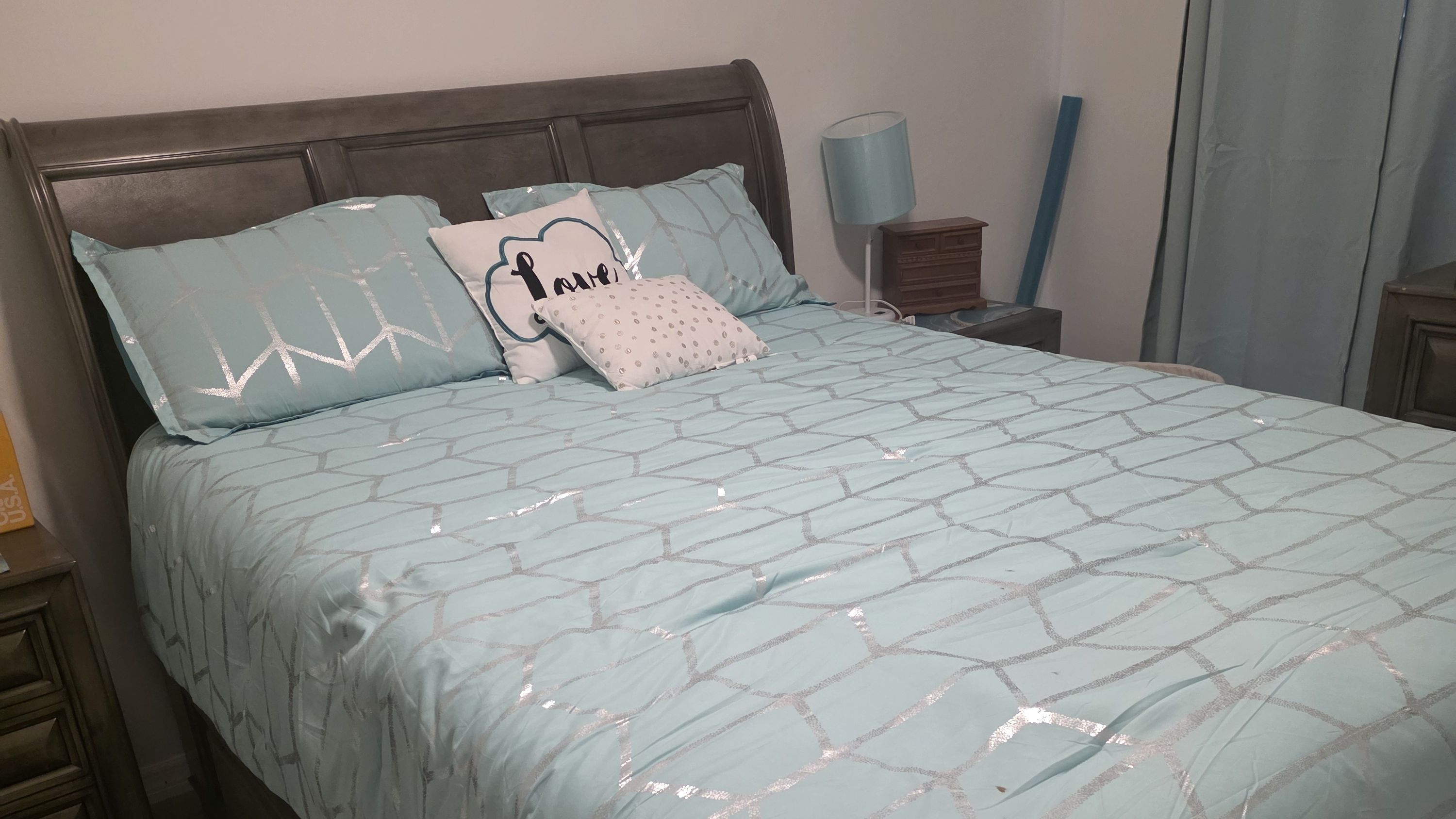 Furnished Room