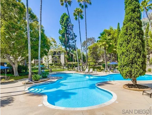 Resort style living 2br/2ba