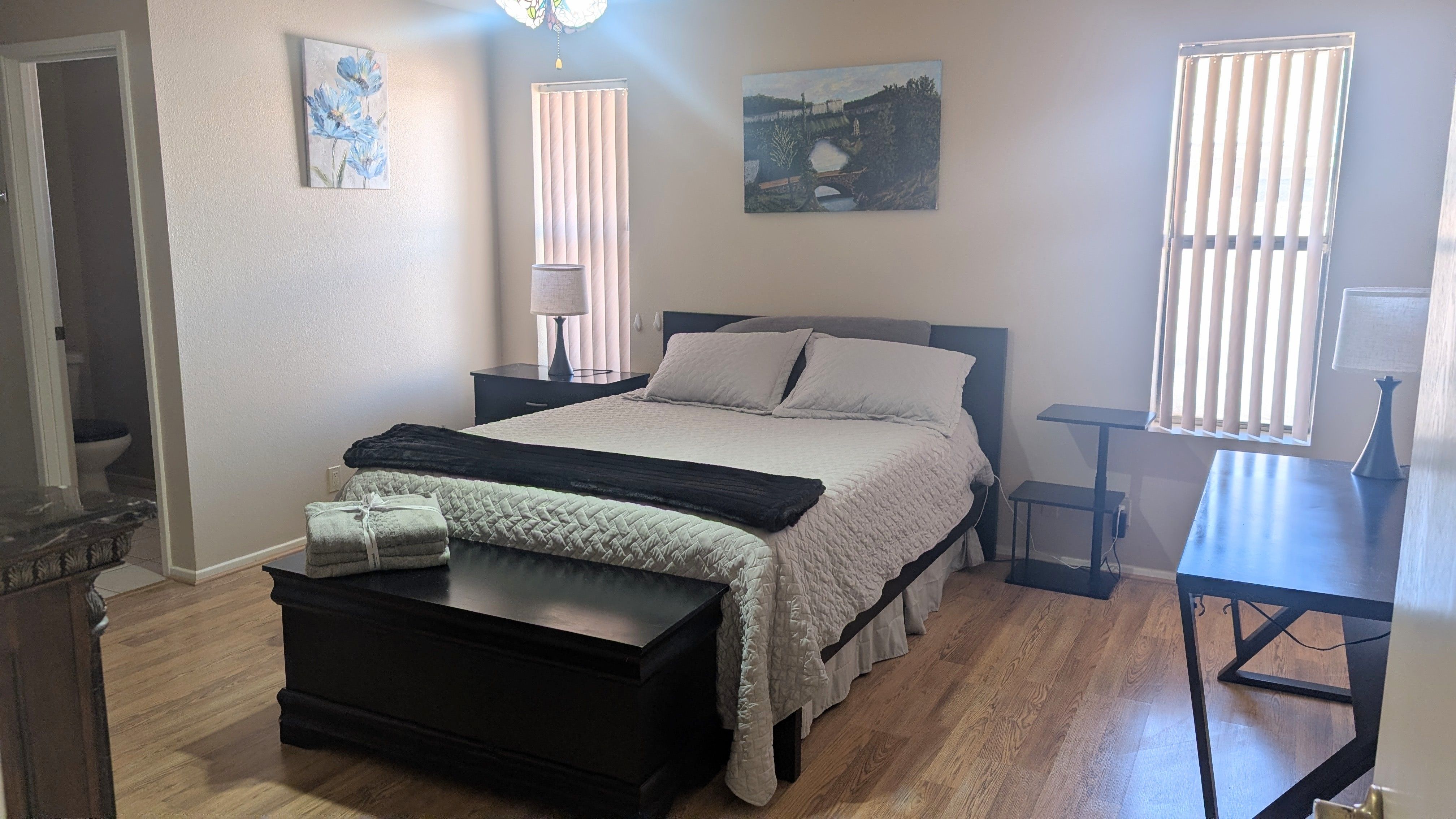 Private Furnished Room – Resort-Style Community – East Mesa – $1250 Utilities Included
