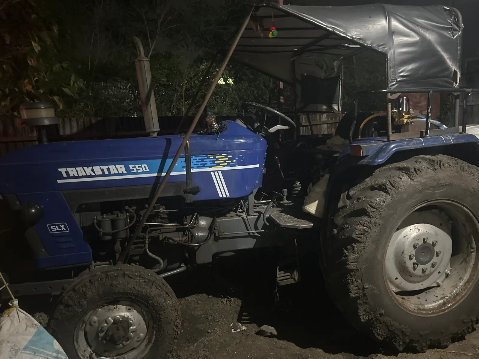 Mahindra 555