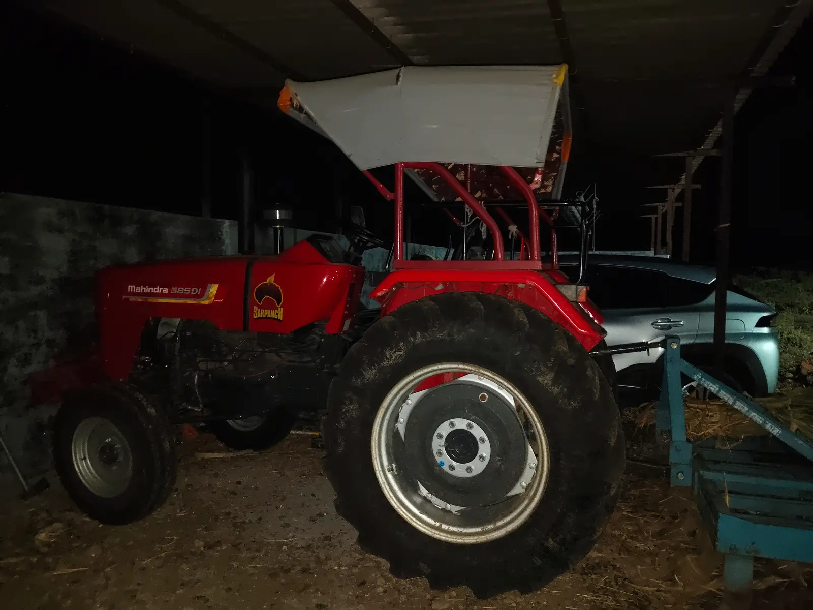 Mahindra 585DI