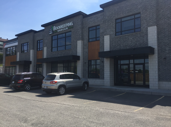5,500 SF Office/Retail Space For Lease In Place Esquire, Ottawa