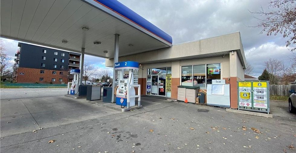 Gas Station And Variety Store In Port Colborne