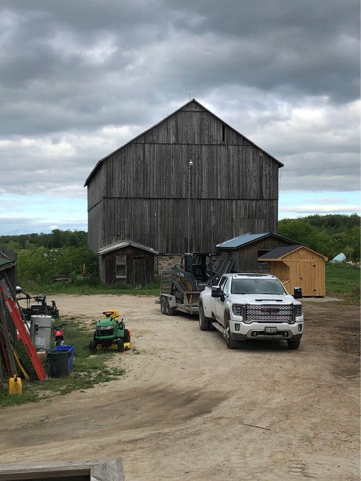 7 Acre Hobby Farm For Sale in Clearview