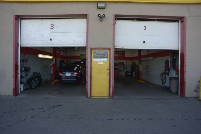 For Sale: Mechanic Shop Business In A Busy Prime Location In Toronto