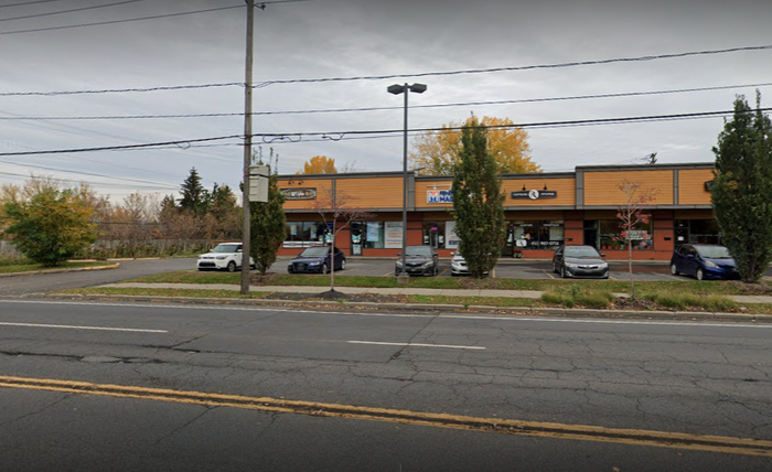 La Diperie Ice Cream Shop For Sale In La Prairie