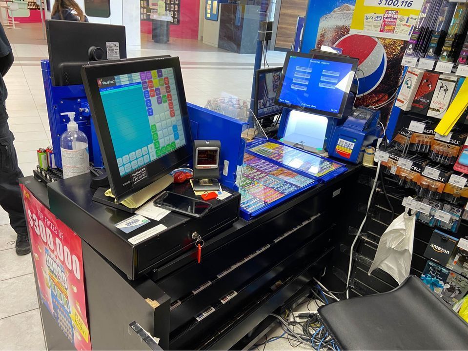 Turn Key Operation Convenience Store In The Busiest Mall of London