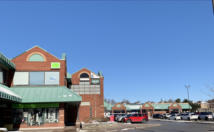 Prime Centre Street Plaza in the Heart of the Thornhill Community